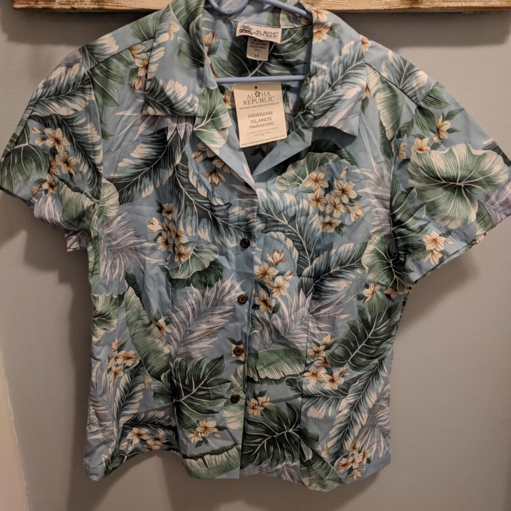 Hawaiian shirt women's